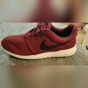 Nike Maroon Shoes